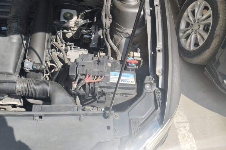 Used Volkswagen C-TREK 2017 230TSI DSG Comfort Version Engine Bay Left
