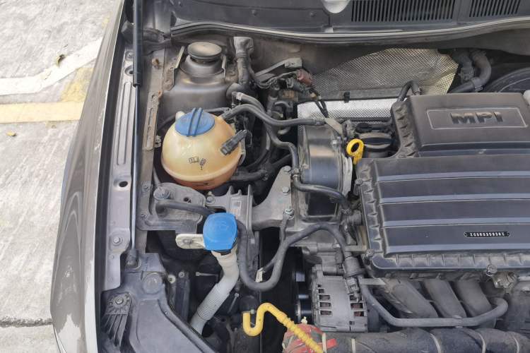 Used Volkswagen C-TREK 2017 1.6L Automatic Luxury Model Engine Bay Right