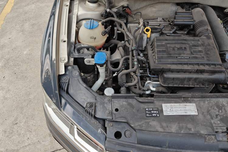 Used Volkswagen C-TREK 2017 230TSI Manual Comfort Version Engine Bay Right