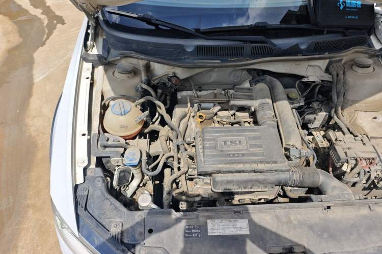 Used Volkswagen C-TREK 2017 230TSI DSG Comfort Version Engine Bay Right