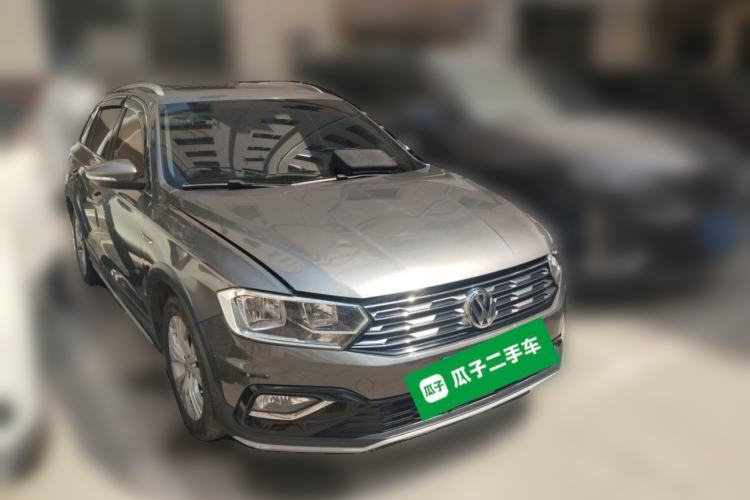 Used Volkswagen C-TREK 2017 230TSI DSG Comfort Version Front Right 45 Deg