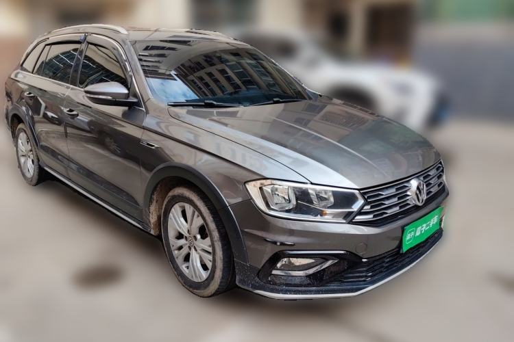 Used Volkswagen C-TREK 2017 230TSI DSG Comfort Version Front Right 45 Deg