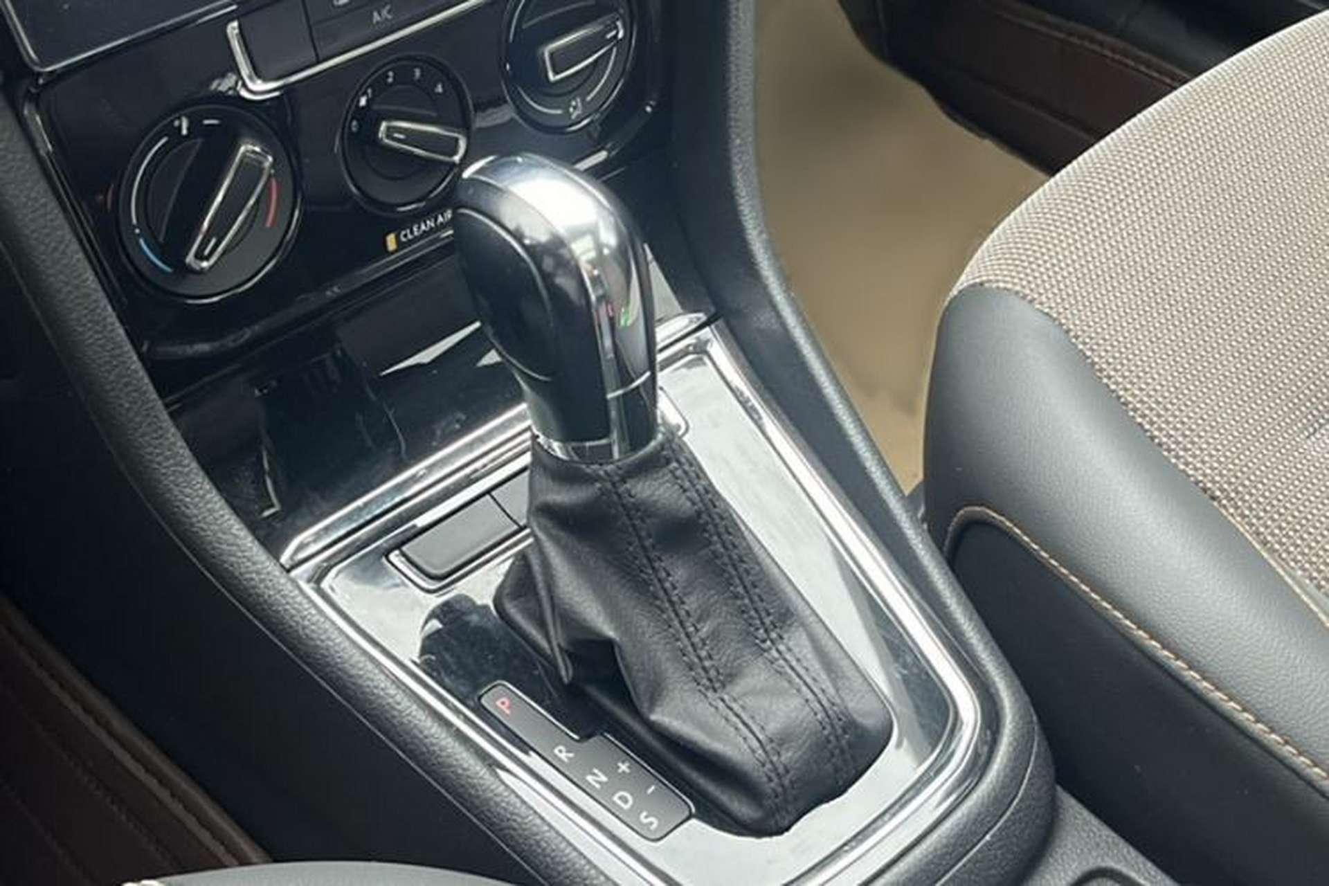 Used Volkswagen C-TREK 2017 1.6L Automatic Comfort Model Gear Lever