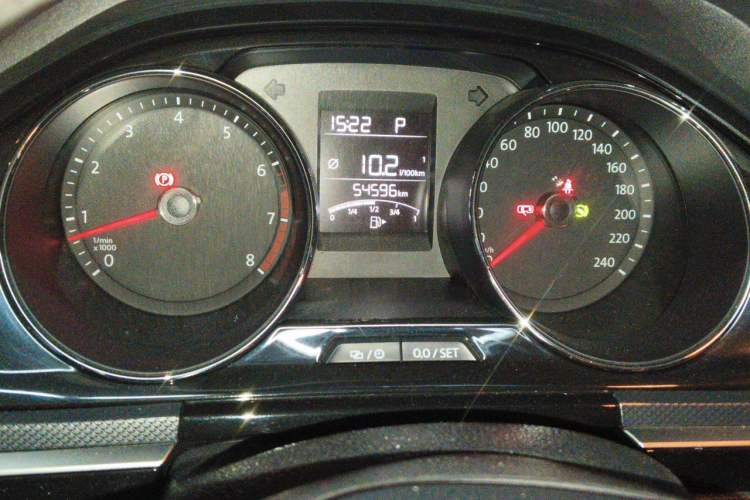 Used Volkswagen C-TREK 2017 1.6L Automatic Comfort Model Instrument Cluster