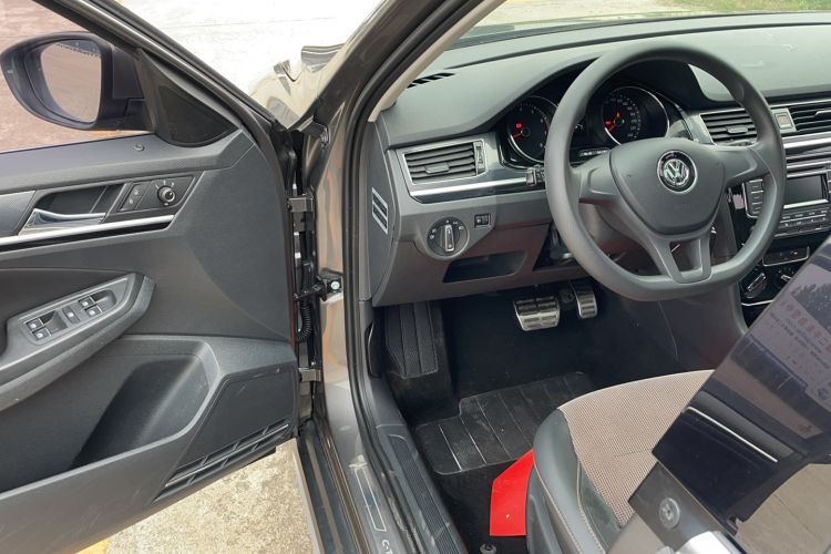 Used Volkswagen C-TREK 2017 1.6L Automatic Comfort Model Interior 2
