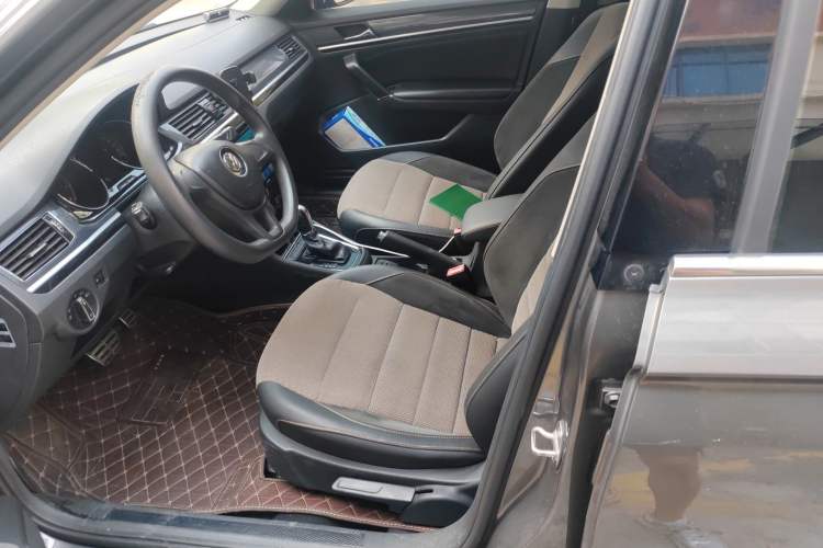 Used Volkswagen C-TREK 2017 1.6L Automatic Comfort Model Left Front Seat