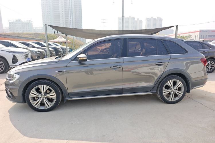 Used Volkswagen C-TREK 2017 1.6L Automatic Luxury Model Left Side
