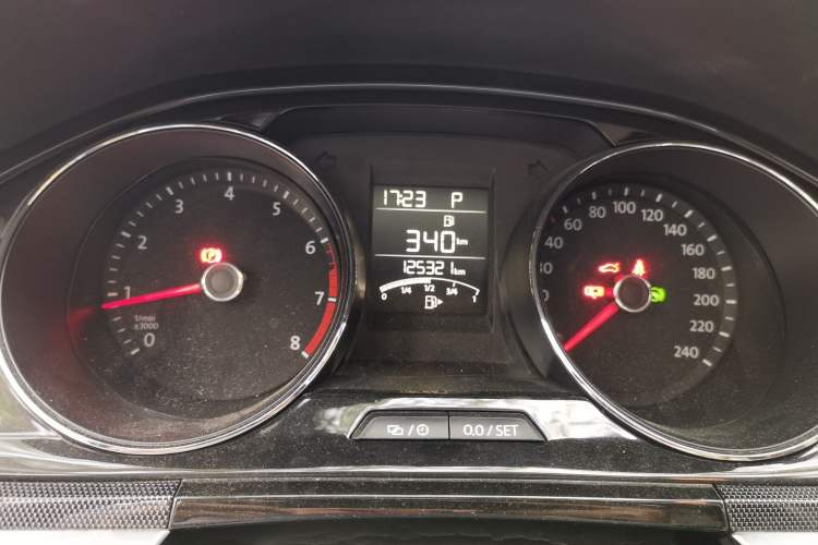 Used Volkswagen C-TREK 2017 1.6L Automatic Luxury Model Odometer Close Up