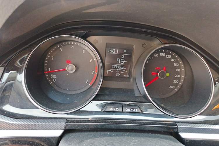 Used Volkswagen C-TREK 2017 1.6L Automatic Comfort Model Odometer Close Up