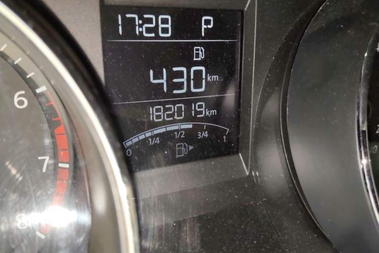 Used Volkswagen C-TREK 2017 230TSI DSG Comfort Version Odometer Close Up