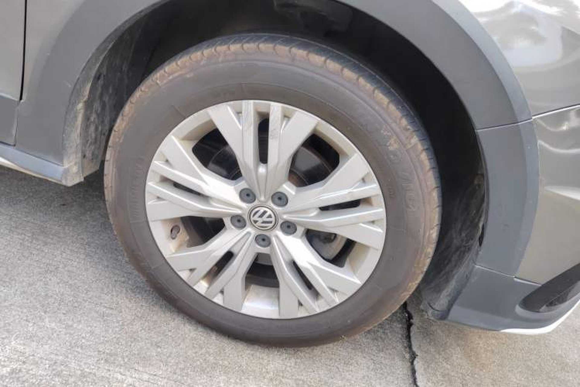 Used Volkswagen C-TREK 2017 1.6L Automatic Comfort Model Right Front Wheel Hub