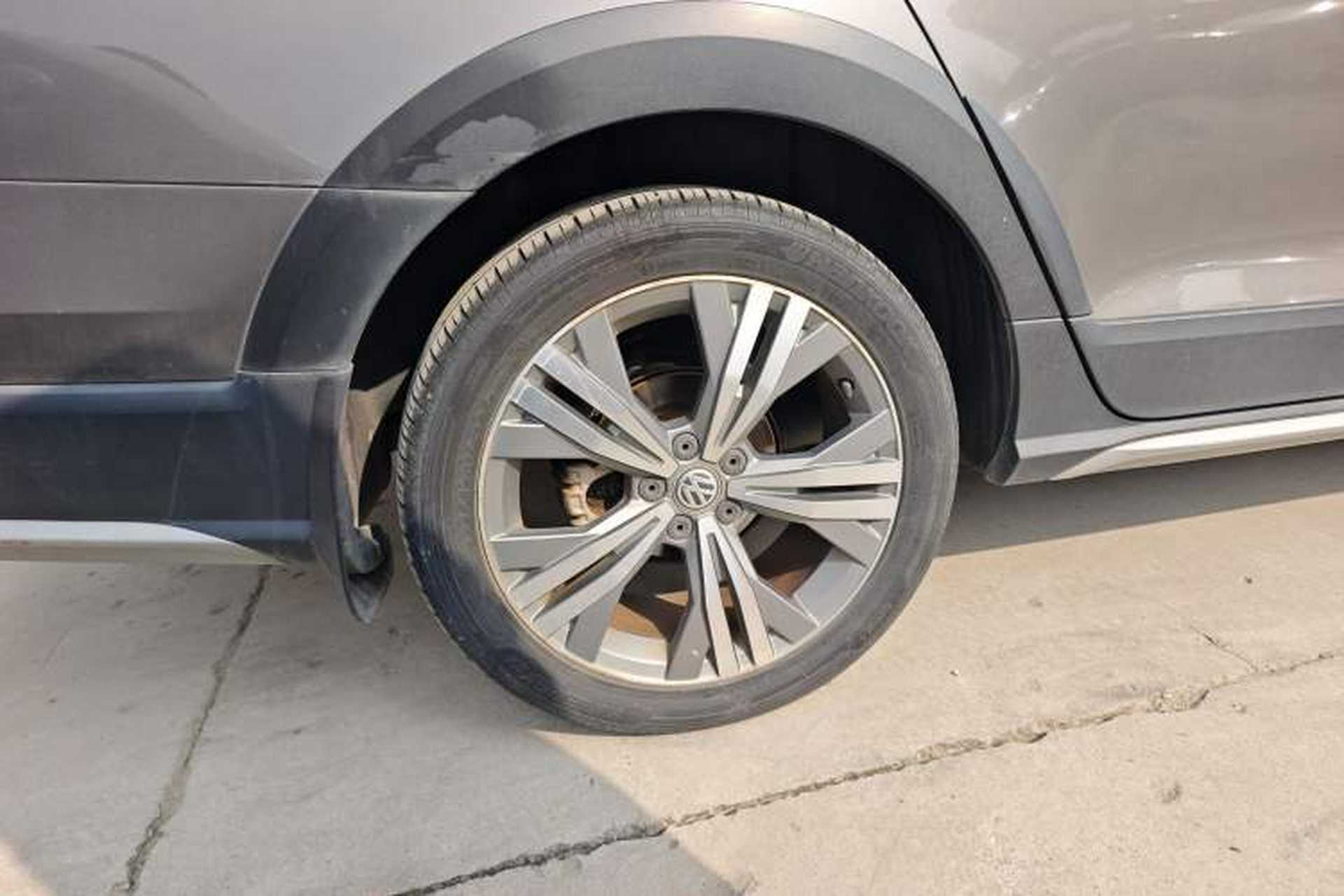 Used Volkswagen C-TREK 2017 1.6L Automatic Luxury Model Right Rear Wheel Hub