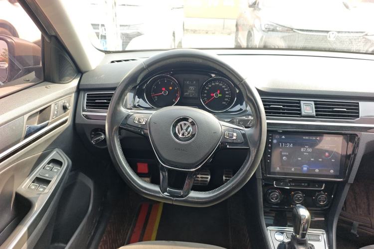 Used Volkswagen C-TREK 2017 1.6L Automatic Luxury Model Steering Wheel