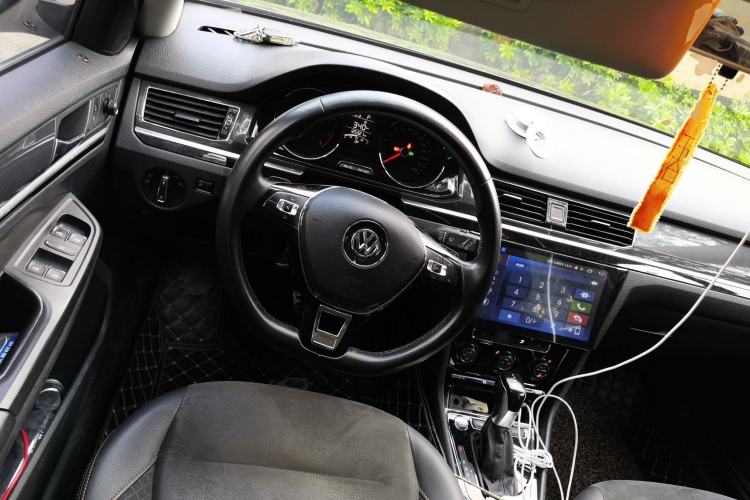 Used Volkswagen C-TREK 2017 1.6L Automatic Luxury Model Steering Wheel