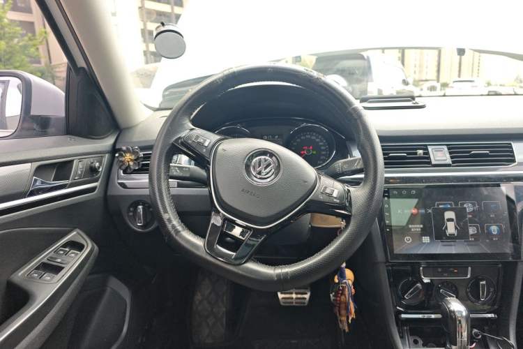 Used Volkswagen C-TREK 2017 230TSI DSG Comfort Version Steering Wheel