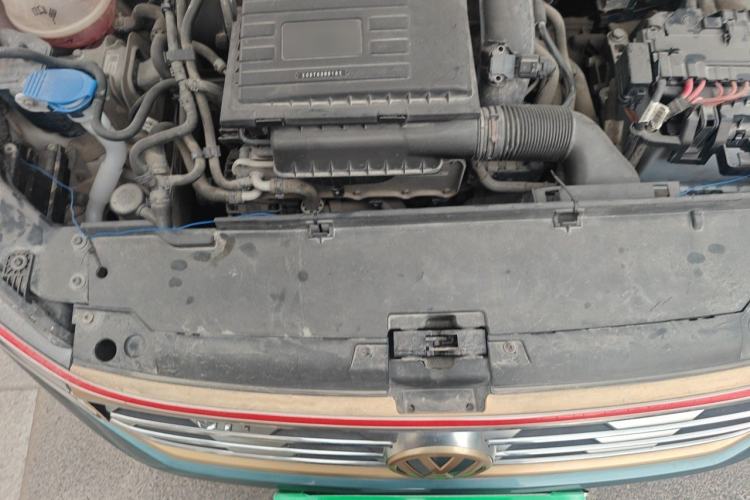 Used Volkswagen C-TREK 2017 230TSI DSG Luxury Model Engine Bay