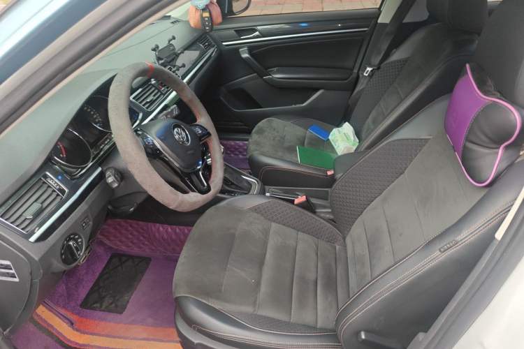 Used Volkswagen C-TREK 2017 230TSI DSG Luxury Model Left Front Seat