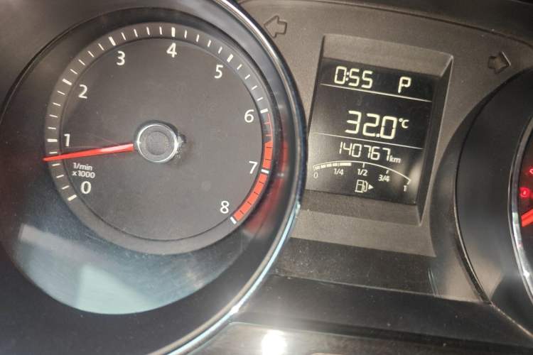 Used Volkswagen C-TREK 2017 230TSI DSG Luxury Model Odometer Close Up