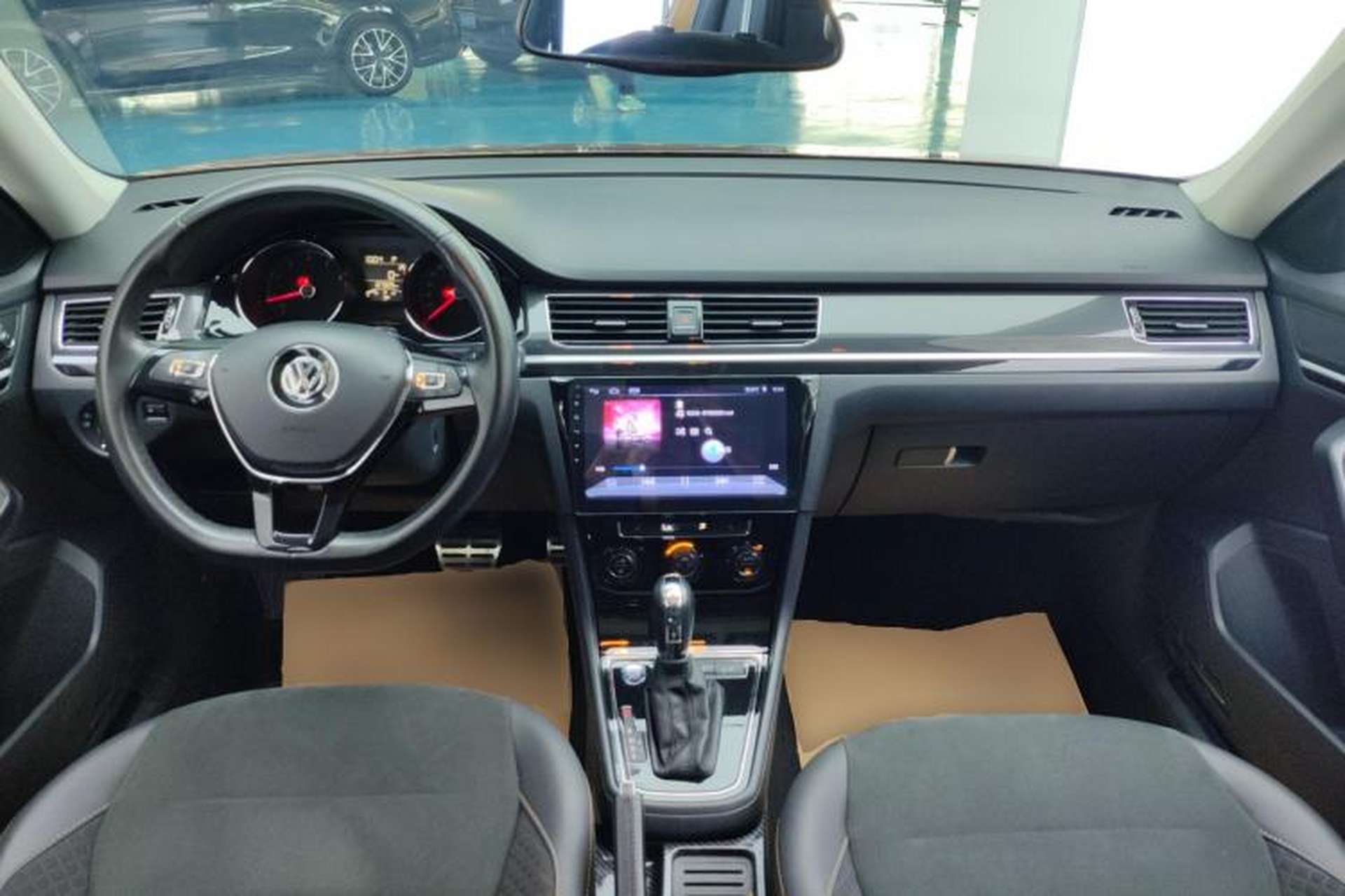 Used Volkswagen C-TREK 2017 230TSI DSG Luxury Model Center Console