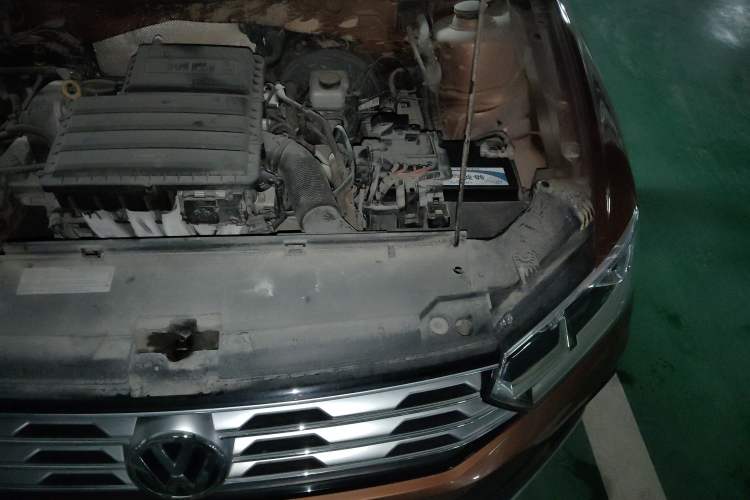 Used Volkswagen C-TREK 2017 1.6L Automatic Comfort Model Engine Bay Left