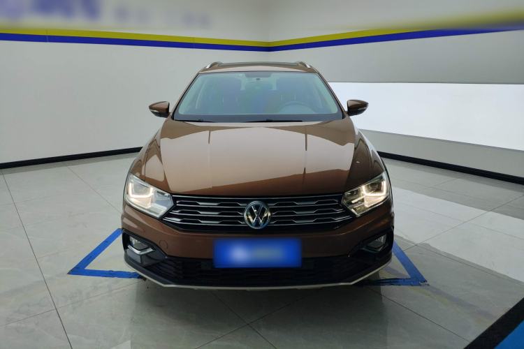 Used Volkswagen C-TREK 2017 230TSI DSG Luxury Model Front