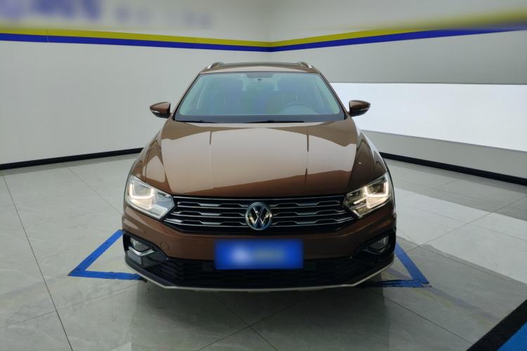 Used Volkswagen C-TREK 2017 230TSI DSG Luxury Model Front