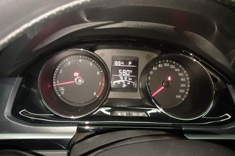 Used Volkswagen C-TREK 2017 1.6L Automatic Comfort Model Instrument Cluster