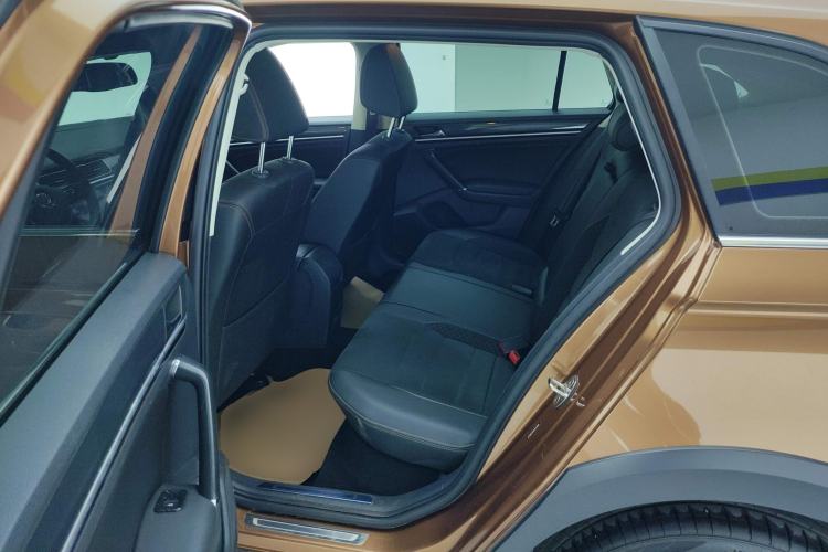 Used Volkswagen C-TREK 2017 230TSI DSG Luxury Model Left Rear Seat