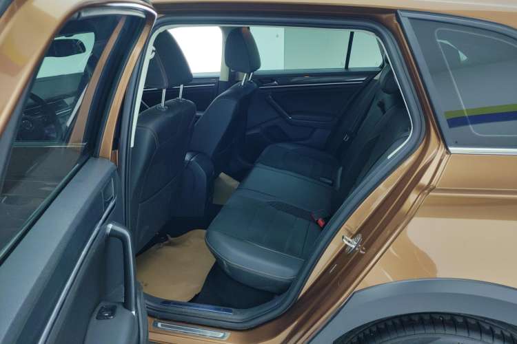 Used Volkswagen C-TREK 2017 230TSI DSG Luxury Model Right Rear Seat