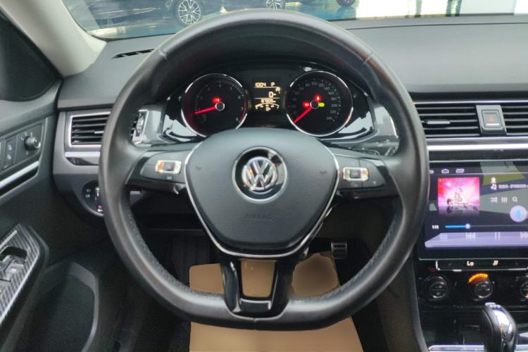 Used Volkswagen C-TREK 2017 230TSI DSG Luxury Model Steering Wheel