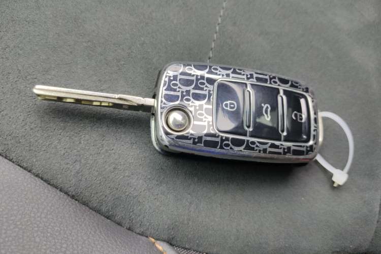Used Volkswagen C-TREK 2017 230TSI DSG Luxury Model Vehicle Key