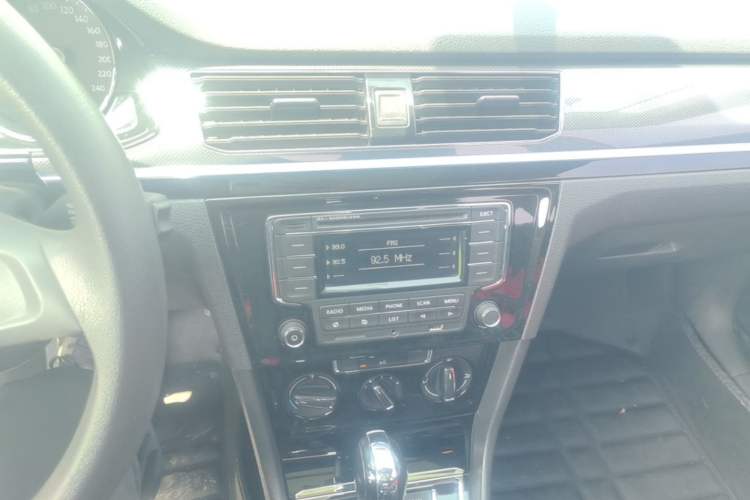 Used Volkswagen C-TREK 2017 1.6L Automatic Comfort Model Audio And AC Panel