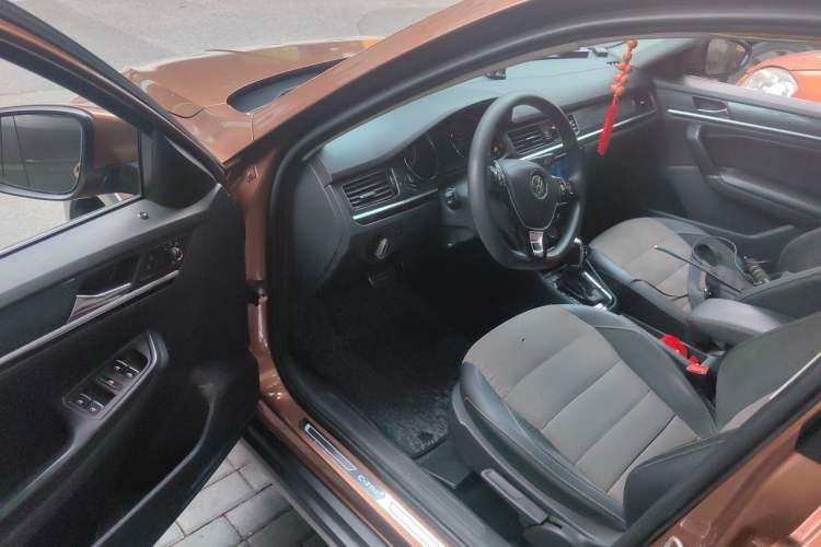 Used Volkswagen C-TREK 2017 230TSI DSG Comfort Version Driver Seat