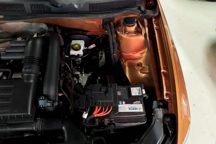 Used Volkswagen C-TREK 2017 230TSI DSG Luxury Model Engine Bay Left