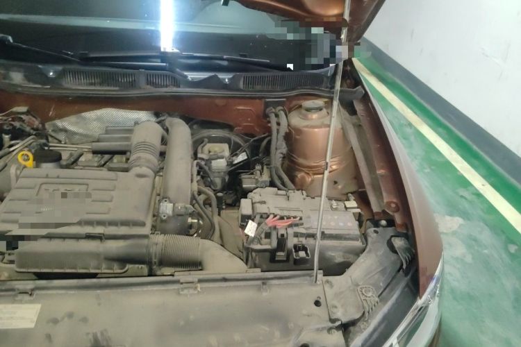Used Volkswagen C-TREK 2017 230TSI DSG Comfort Version Engine Bay Left