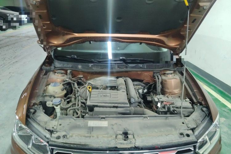 Used Volkswagen C-TREK 2017 230TSI DSG Comfort Version Engine Bay