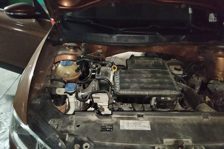 Used Volkswagen C-TREK 2017 1.6L Automatic Comfort Model Engine Bay Right
