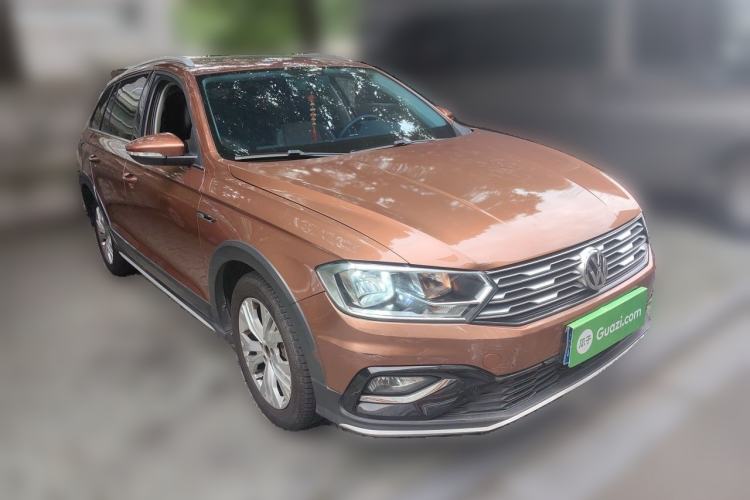 Used Volkswagen C-TREK 2017 230TSI DSG Comfort Version Front Right 45 Deg
