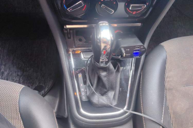 Used Volkswagen C-TREK 2017 230TSI DSG Comfort Version Gear Lever