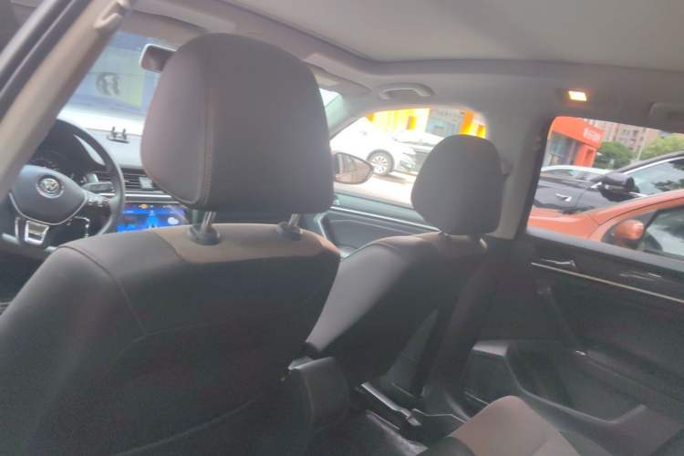 Used Volkswagen C-TREK 2017 230TSI DSG Comfort Version Headliner