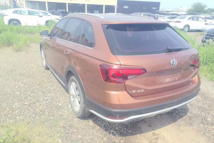 Used Volkswagen C-TREK 2017 1.6L Automatic Comfort Model Rear Left 45 Deg