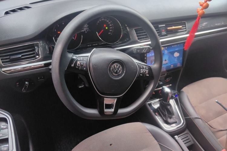 Used Volkswagen C-TREK 2017 230TSI DSG Comfort Version Steering Wheel