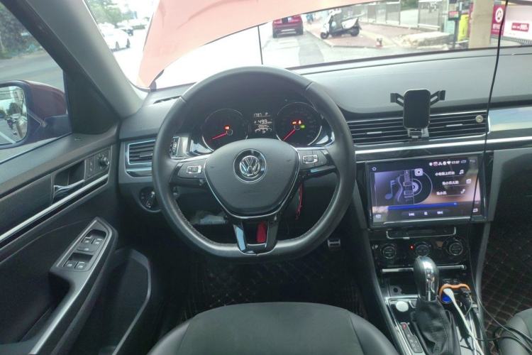 Used Volkswagen C-TREK 2017 1.6L Automatic Luxury Model Steering Wheel