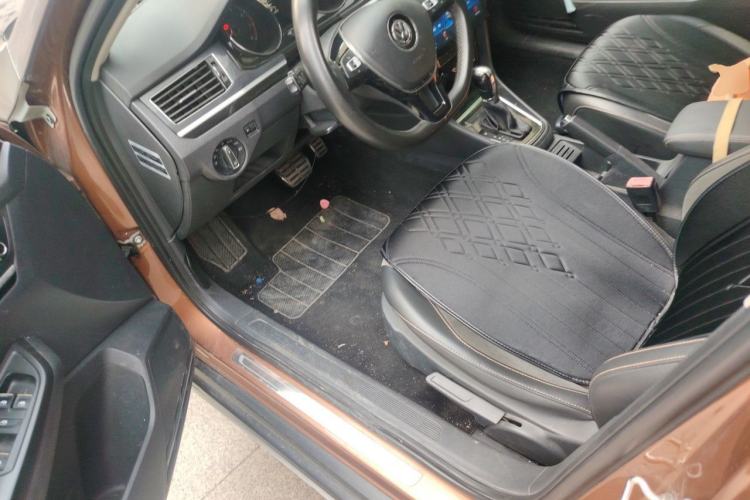 Used Volkswagen C-TREK 2017 1.6L Automatic Comfort Model Driver Seat
