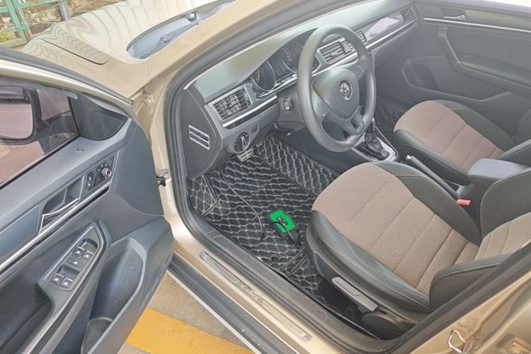Used Volkswagen C-TREK 2017 1.6L Automatic Comfort Model Driver Seat