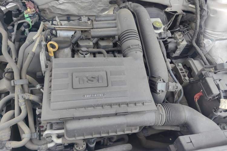 Used Volkswagen C-TREK 2017 230TSI DSG Comfort Version Engine Bay