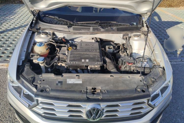 Used Volkswagen C-TREK 2017 1.6L Automatic Comfort Model Engine Bay