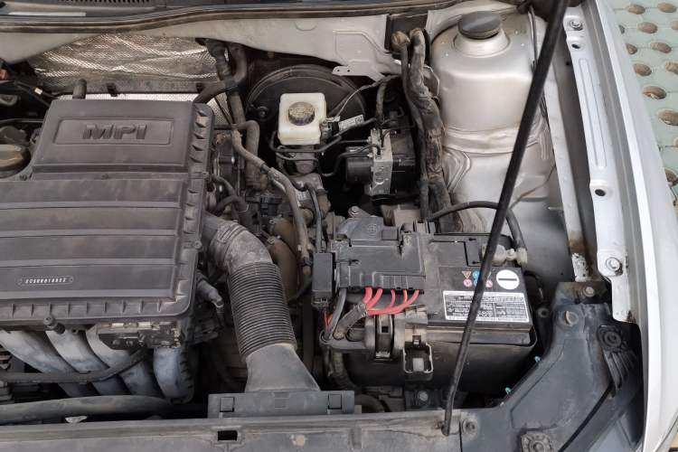 Used Volkswagen C-TREK 2017 1.6L Automatic Comfort Model Engine Bay Left