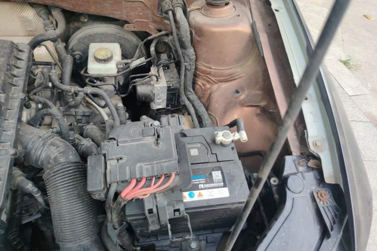 Used Volkswagen C-TREK 2017 1.6L Automatic Comfort Model Engine Bay Left