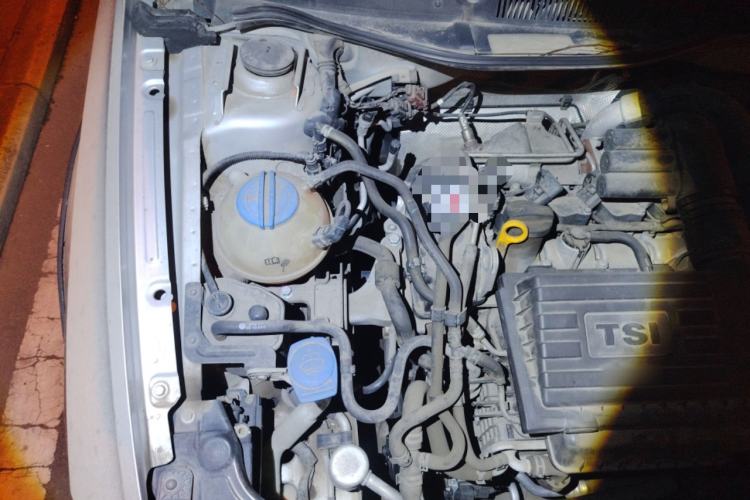 Used Volkswagen C-TREK 2017 230TSI DSG Luxury Model Engine Bay Right